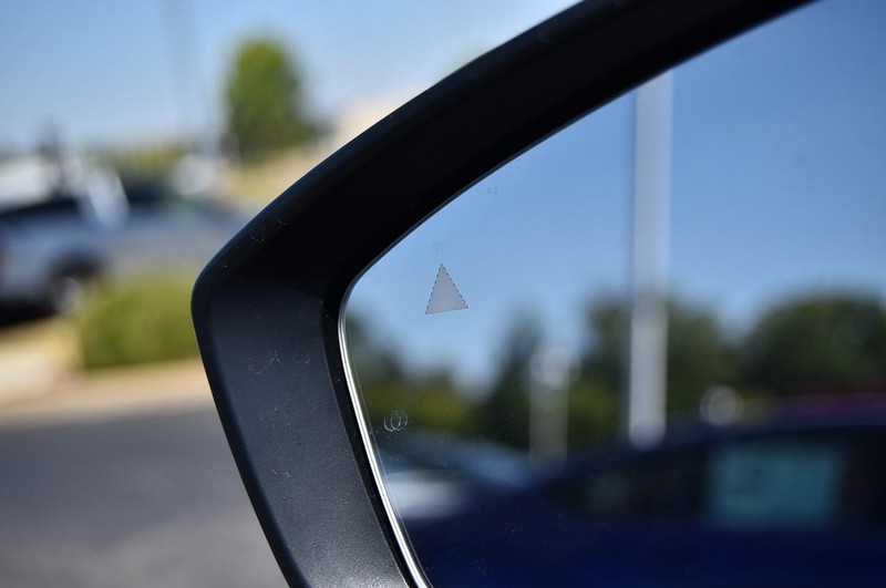 Mazda CX-50 Vehicle Image 09