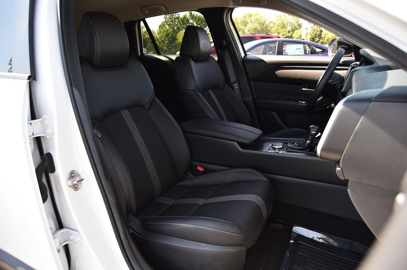 Mazda CX-50 Vehicle Image 20