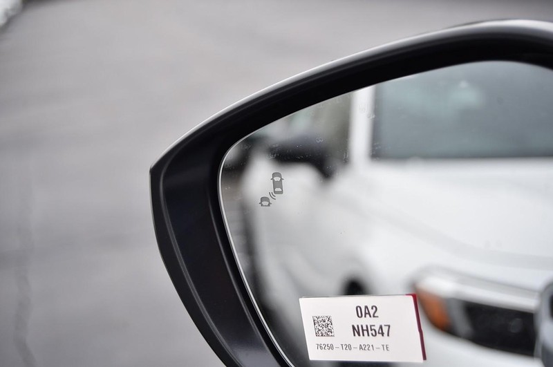 Honda Civic Sedan Vehicle Image 10