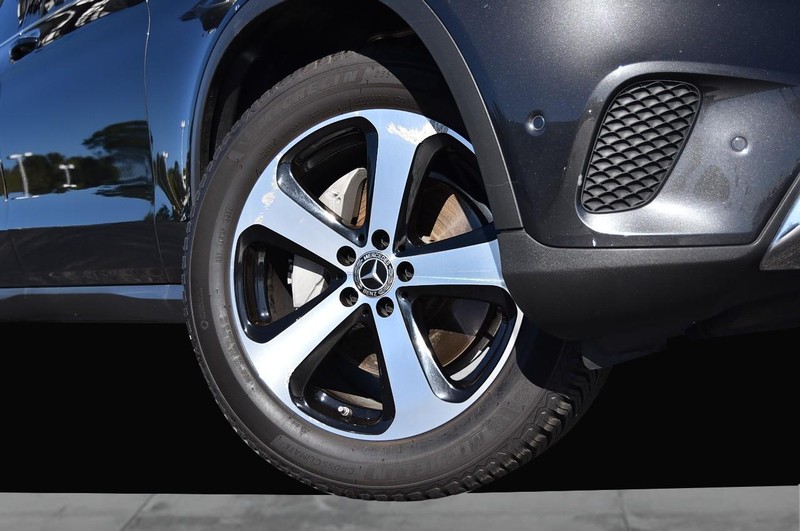 Mercedes-Benz GLC Vehicle Image 03