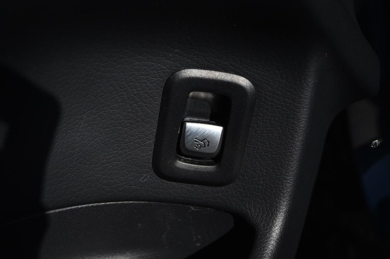 Mercedes-Benz GLC Vehicle Image 09