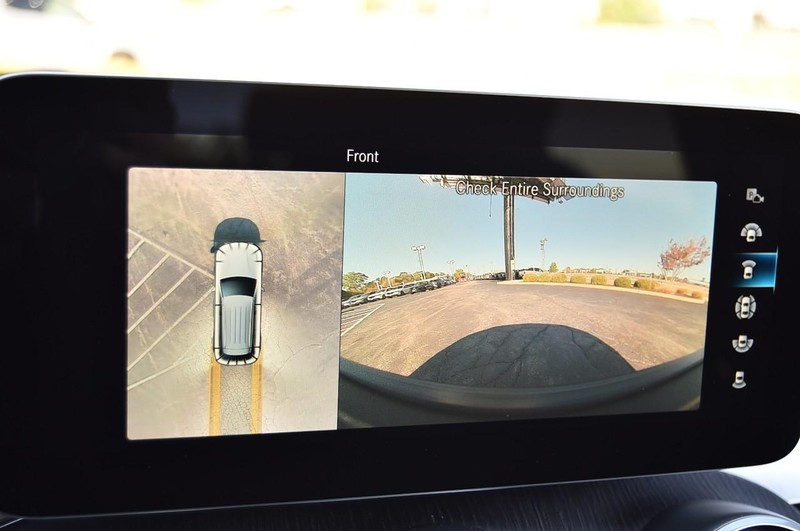 Mercedes-Benz GLC Vehicle Image 17