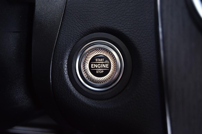 Mercedes-Benz GLC Vehicle Image 23