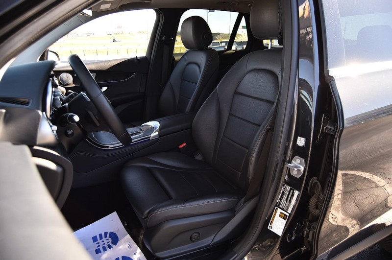 Mercedes-Benz GLC Vehicle Image 25