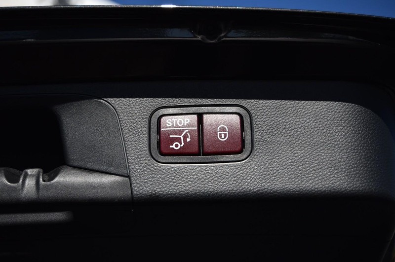 Mercedes-Benz GLC Vehicle Image 31