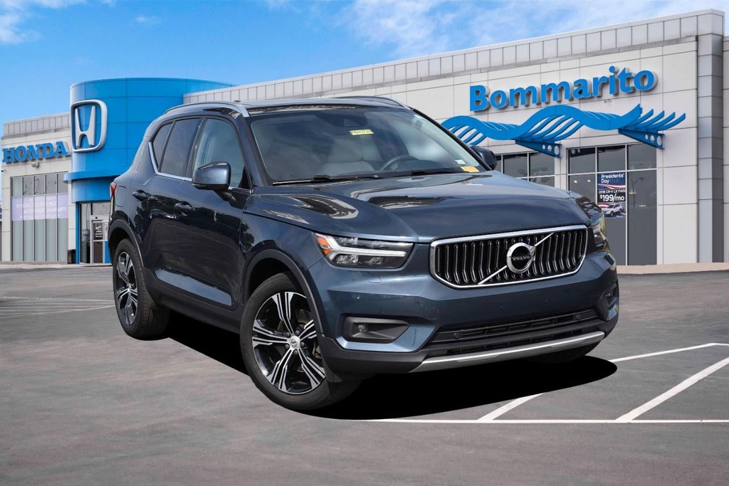 2022 Volvo XC40