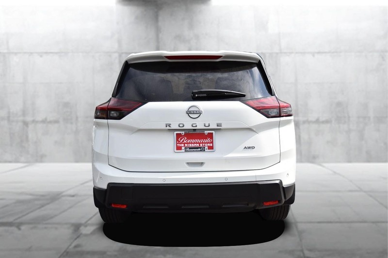Nissan Rogue Vehicle Image 06