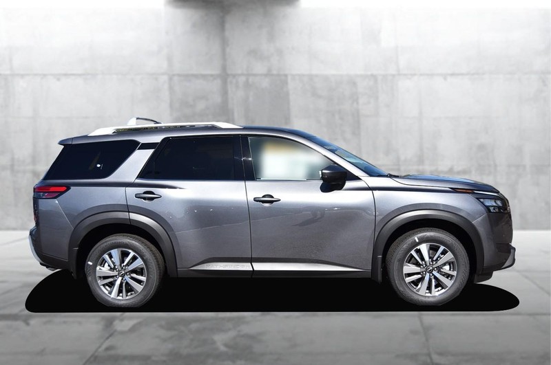 Nissan Pathfinder Vehicle Image 05