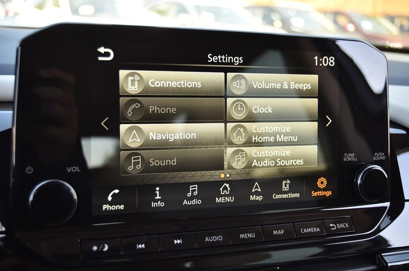 Nissan Pathfinder Vehicle Image 16