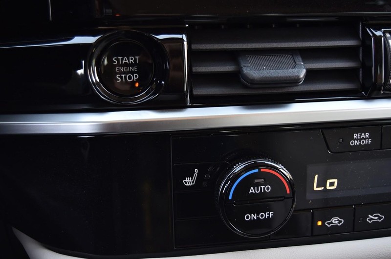 Nissan Pathfinder Vehicle Image 17