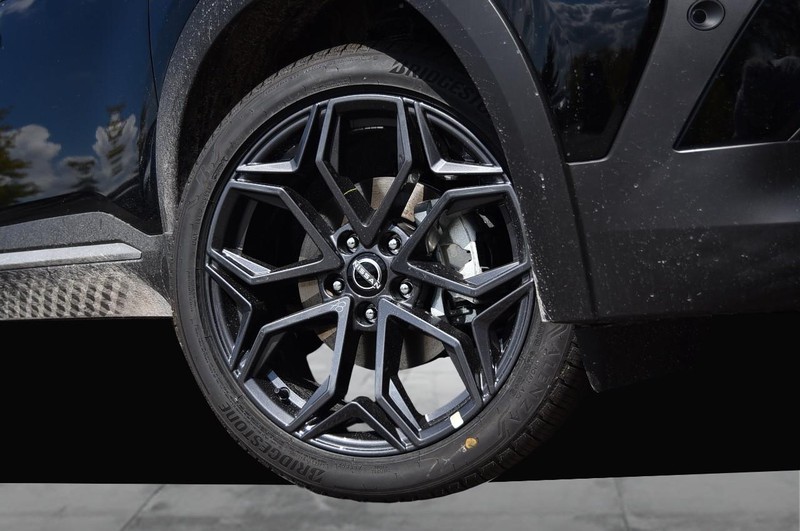 Nissan Kicks Vehicle Image 03