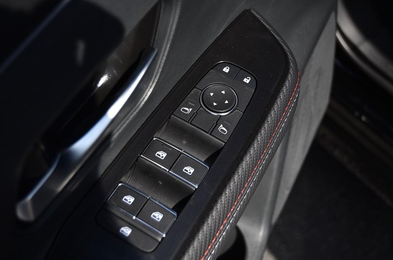 Nissan Kicks Vehicle Image 09