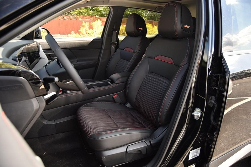 Nissan Kicks Vehicle Image 23