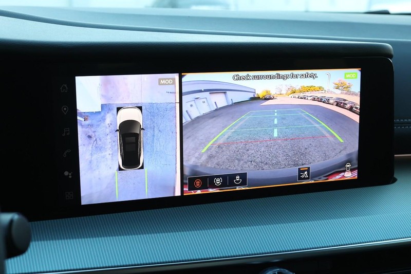 Nissan Murano Vehicle Image 11