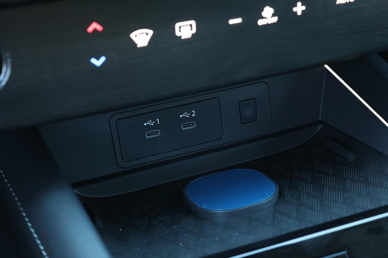 Nissan Murano Vehicle Image 13