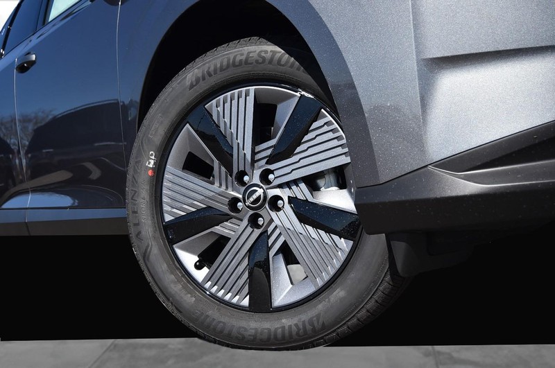 Nissan Murano Vehicle Image 03