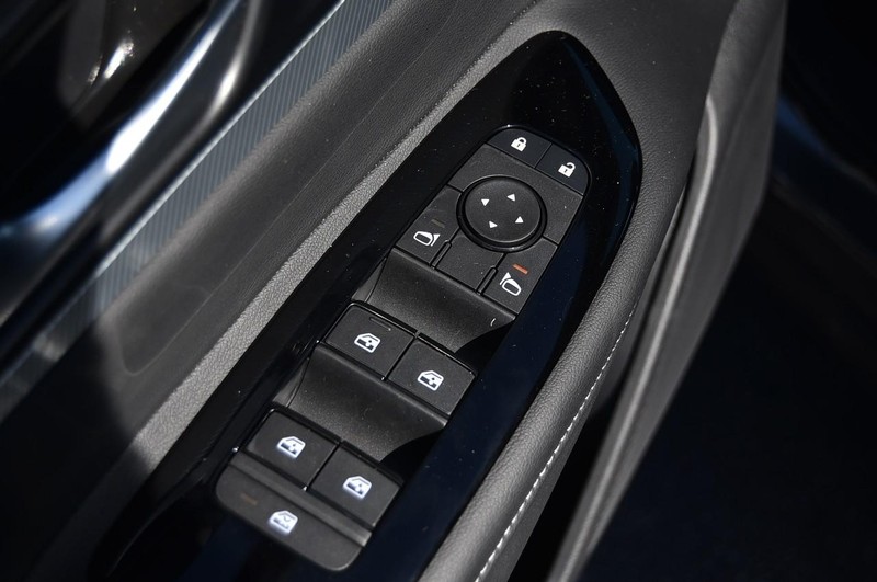 Nissan Murano Vehicle Image 09