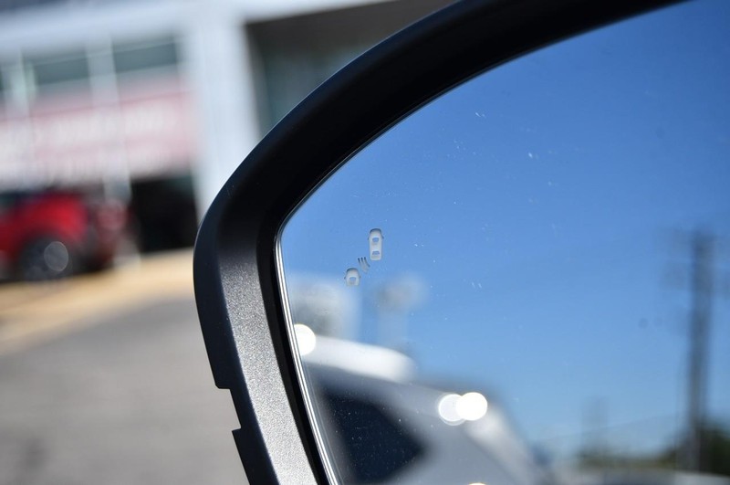 Nissan Murano Vehicle Image 11