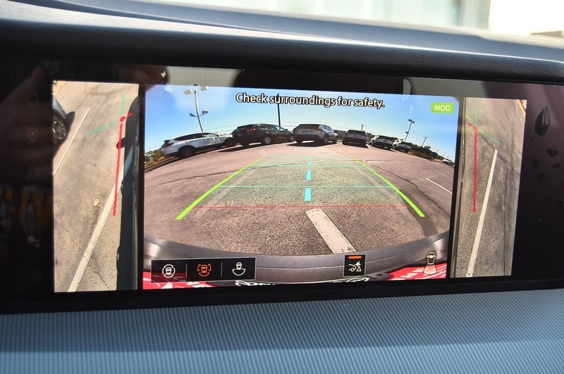 Nissan Murano Vehicle Image 15