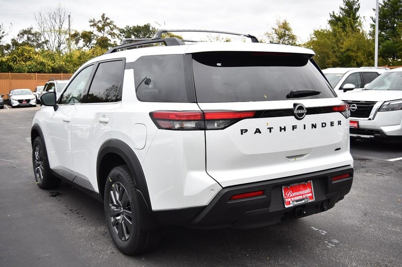 Nissan Pathfinder Vehicle Image 07