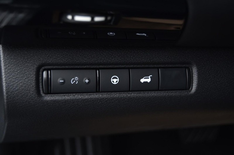 Nissan Pathfinder Vehicle Image 11