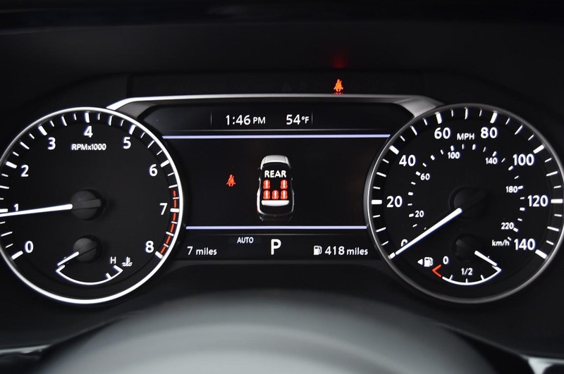 Nissan Pathfinder Vehicle Image 12