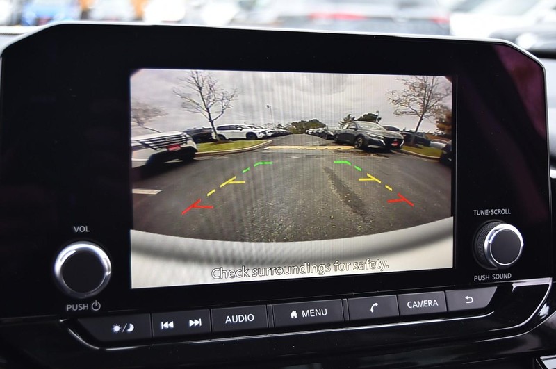 Nissan Pathfinder Vehicle Image 13