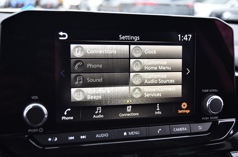 Nissan Pathfinder Vehicle Image 14