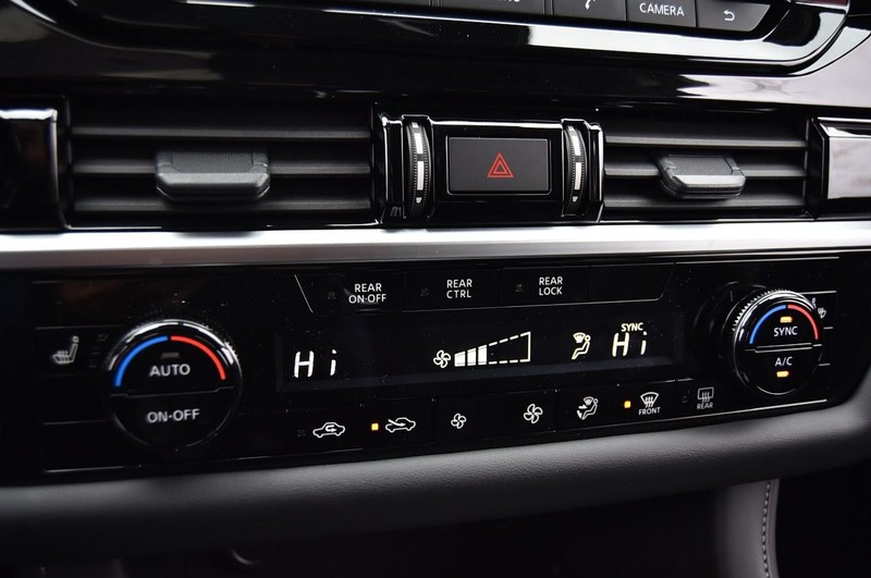 Nissan Pathfinder Vehicle Image 16