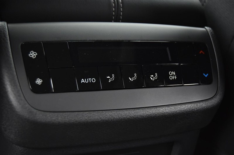 Nissan Pathfinder Vehicle Image 24