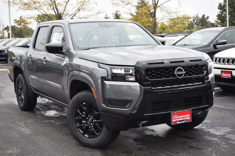 Nissan Frontier Vehicle Image 02