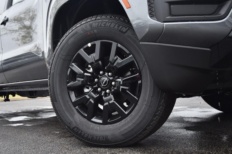 Nissan Frontier Vehicle Image 03