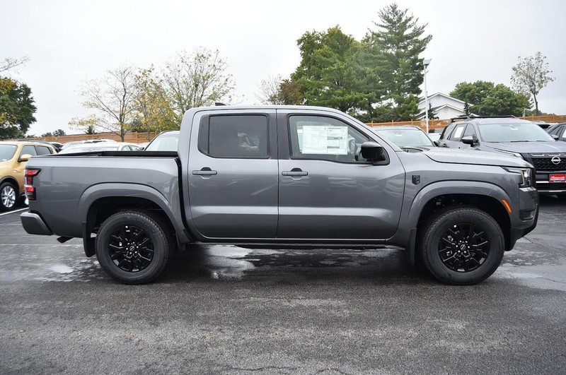 Nissan Frontier Vehicle Image 05