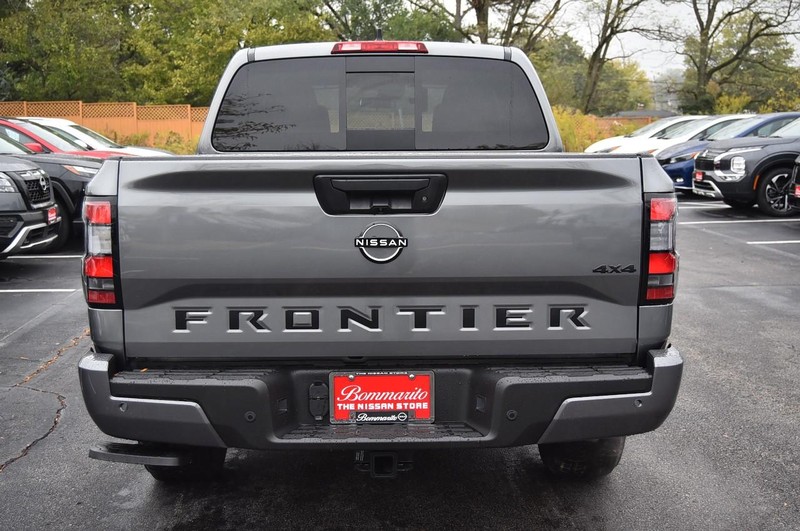 Nissan Frontier Vehicle Image 06