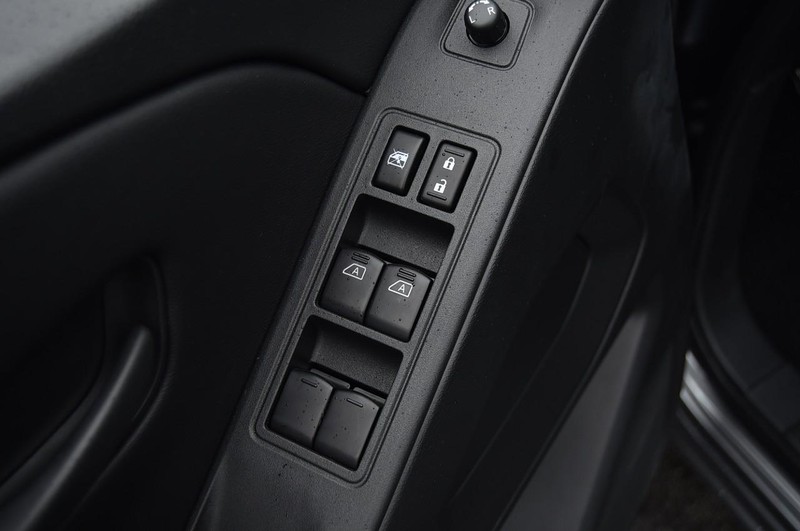 Nissan Frontier Vehicle Image 10