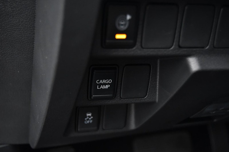 Nissan Frontier Vehicle Image 13