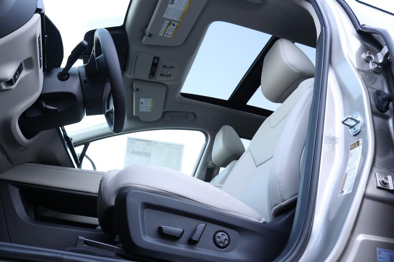 Nissan Murano Vehicle Image 17