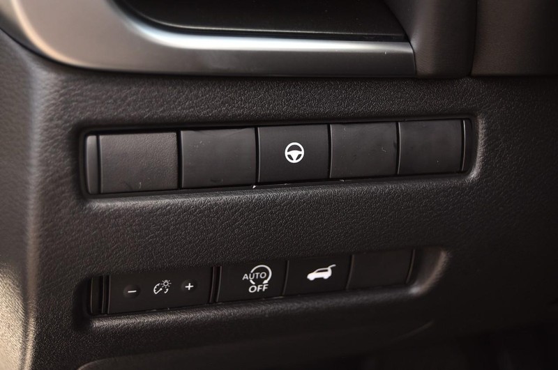 Nissan Rogue Vehicle Image 11