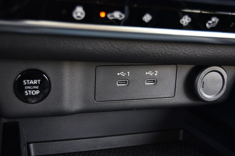 Nissan Rogue Vehicle Image 16