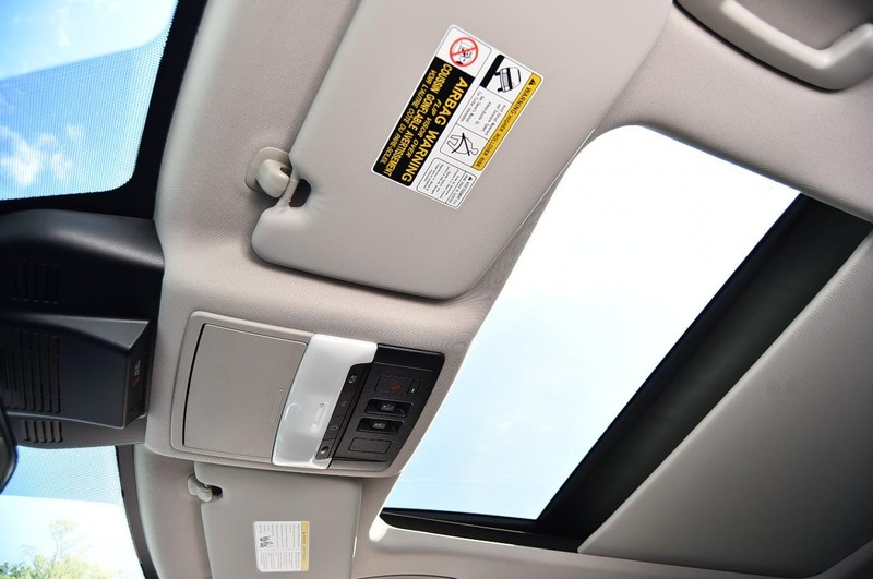 Nissan Rogue Vehicle Image 21