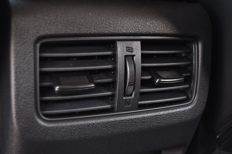 Nissan Rogue Vehicle Image 23