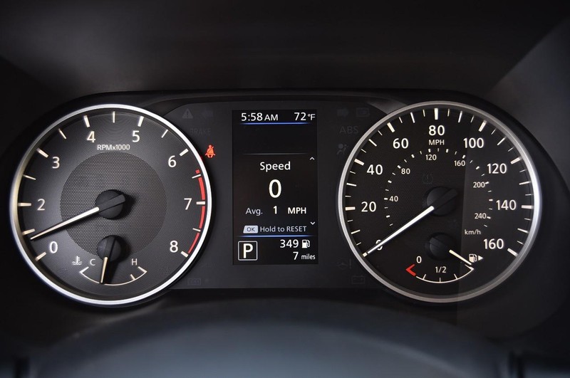 Nissan Sentra Vehicle Image 12