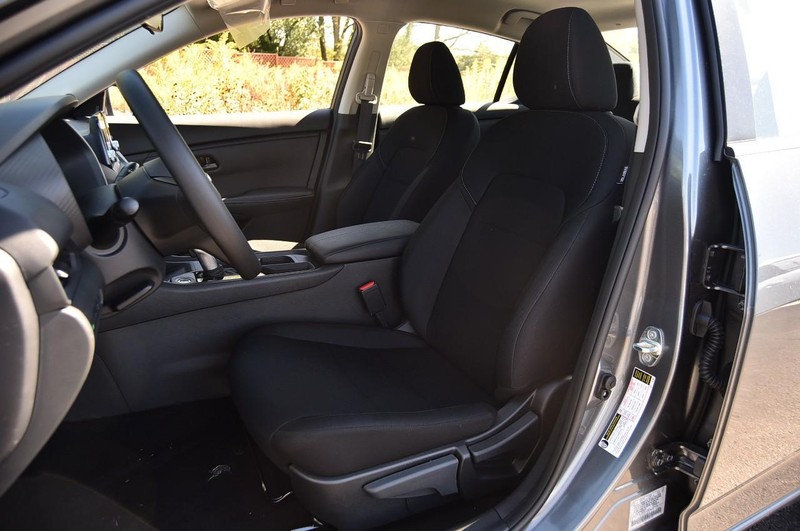 Nissan Sentra Vehicle Image 19