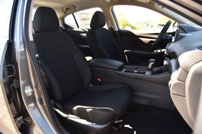 Nissan Sentra Vehicle Image 20