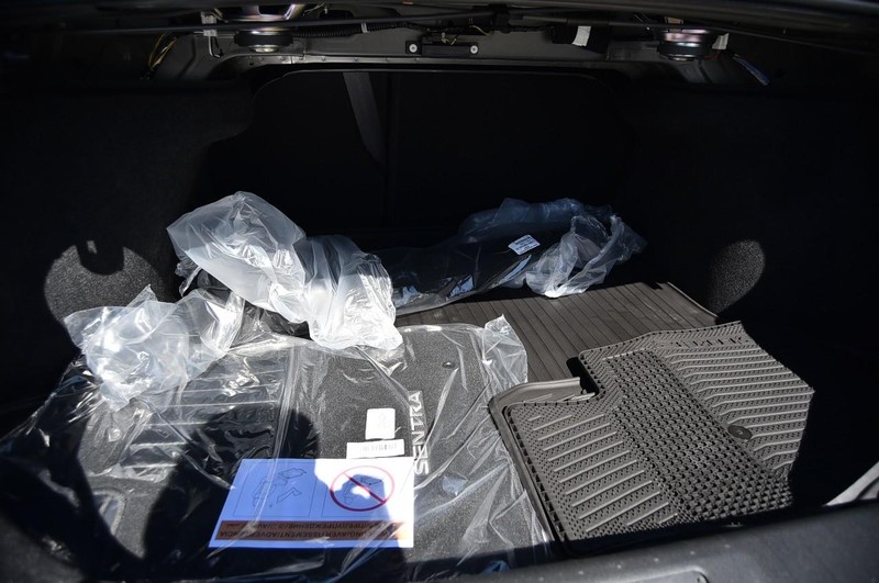 Nissan Sentra Vehicle Image 22