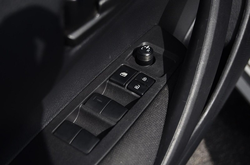 Toyota Corolla Vehicle Image 09