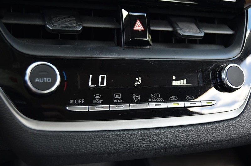 Toyota Corolla Vehicle Image 14