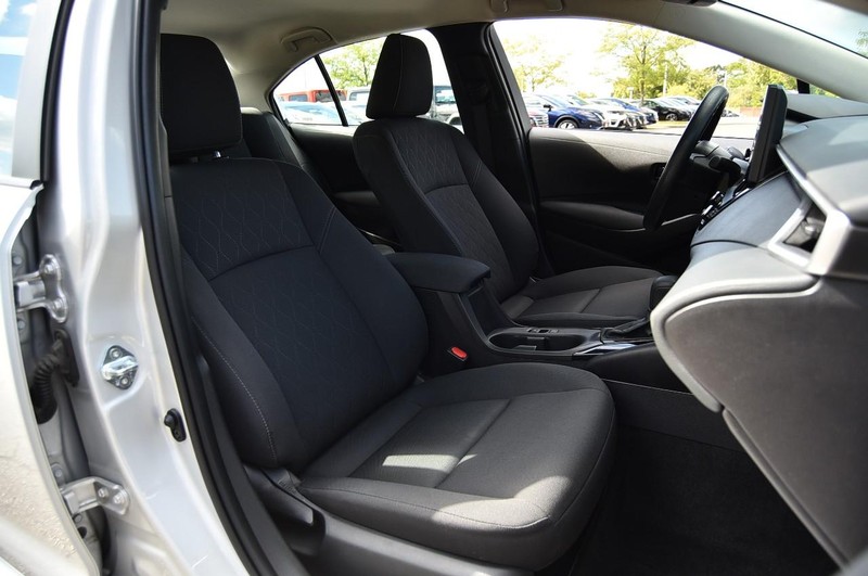 Toyota Corolla Vehicle Image 18