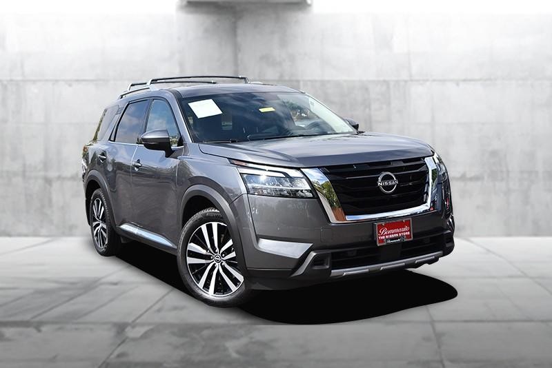 Nissan Pathfinder Vehicle Image 02