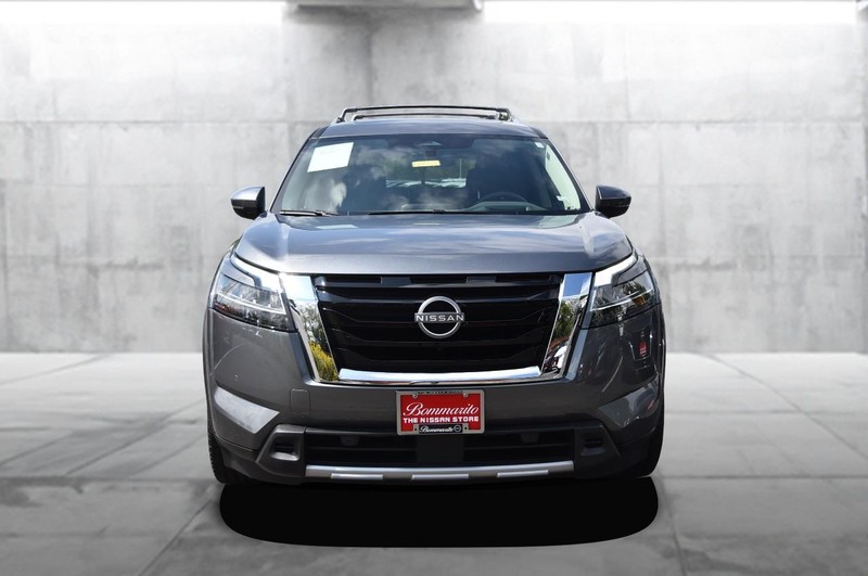 Nissan Pathfinder Vehicle Image 04